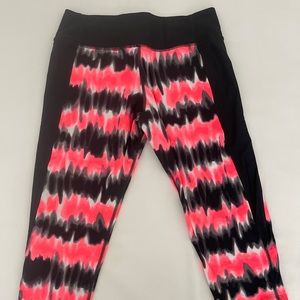 💫 In good, gently used condition with no rips, stains, tears or pilling.